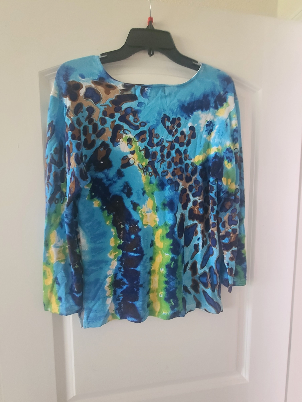Peck & Peck Blue Tie-Dye Leopard Print Rhinestone V-Neck Long Sleeve Top - Picture 2 of 7